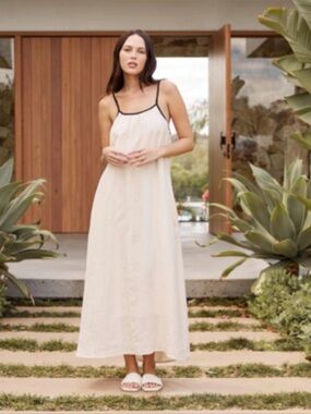 Women’s loose Maxi Dress Oversized Cream Sleeveless with Black Trim open back